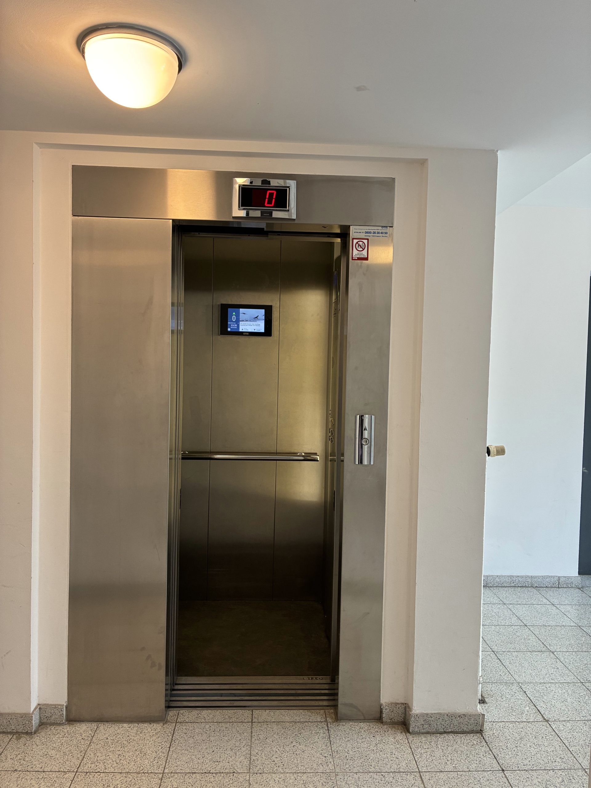 BEZUGSFREI: Attraktive 3-Zimmer-Wohnung mit Sonnen-Loggia und Blick ins Grüne