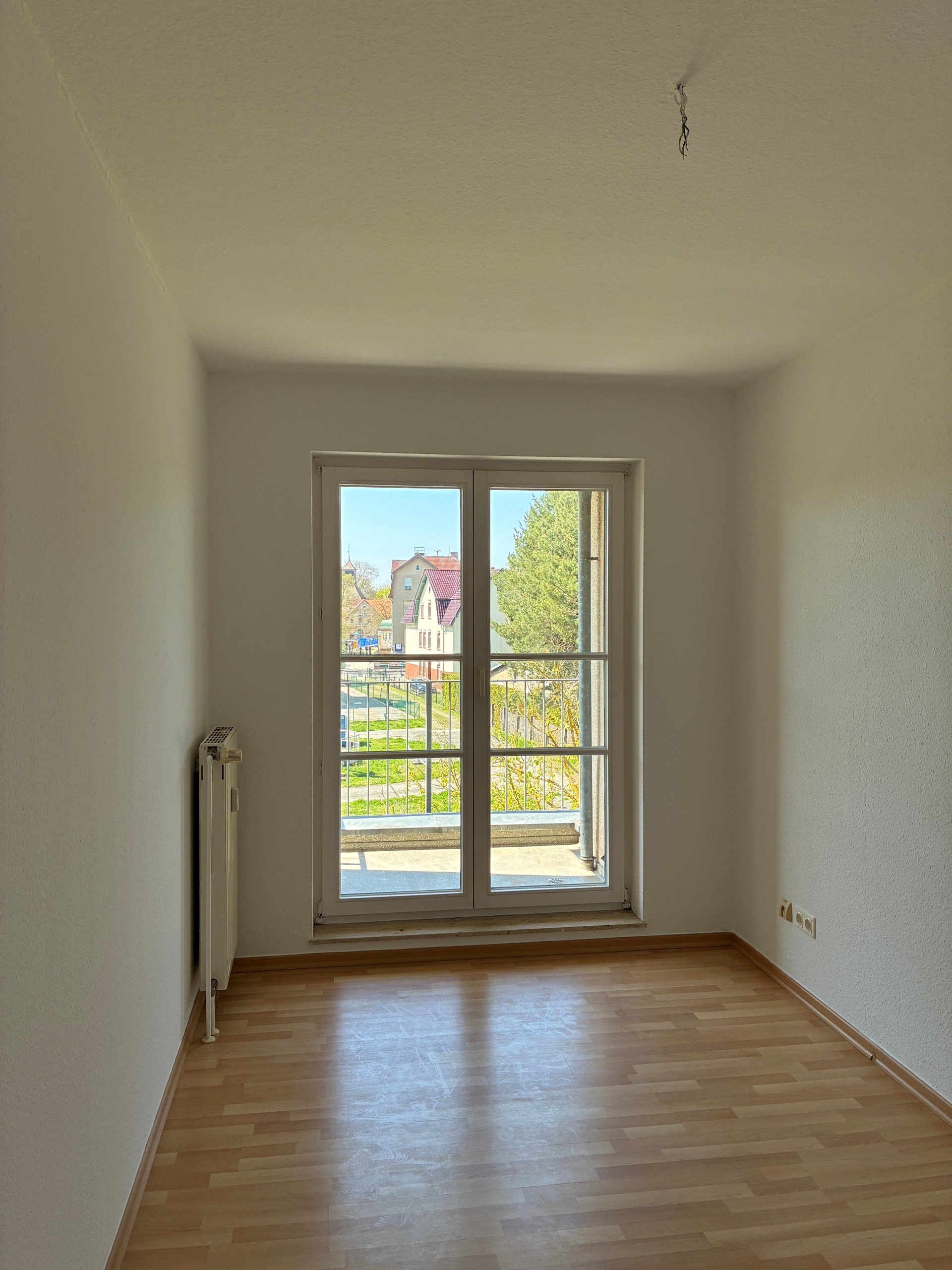 BEZUGSFREI: Attraktive 3-Zimmer-Wohnung mit Sonnen-Loggia und Blick ins Grüne