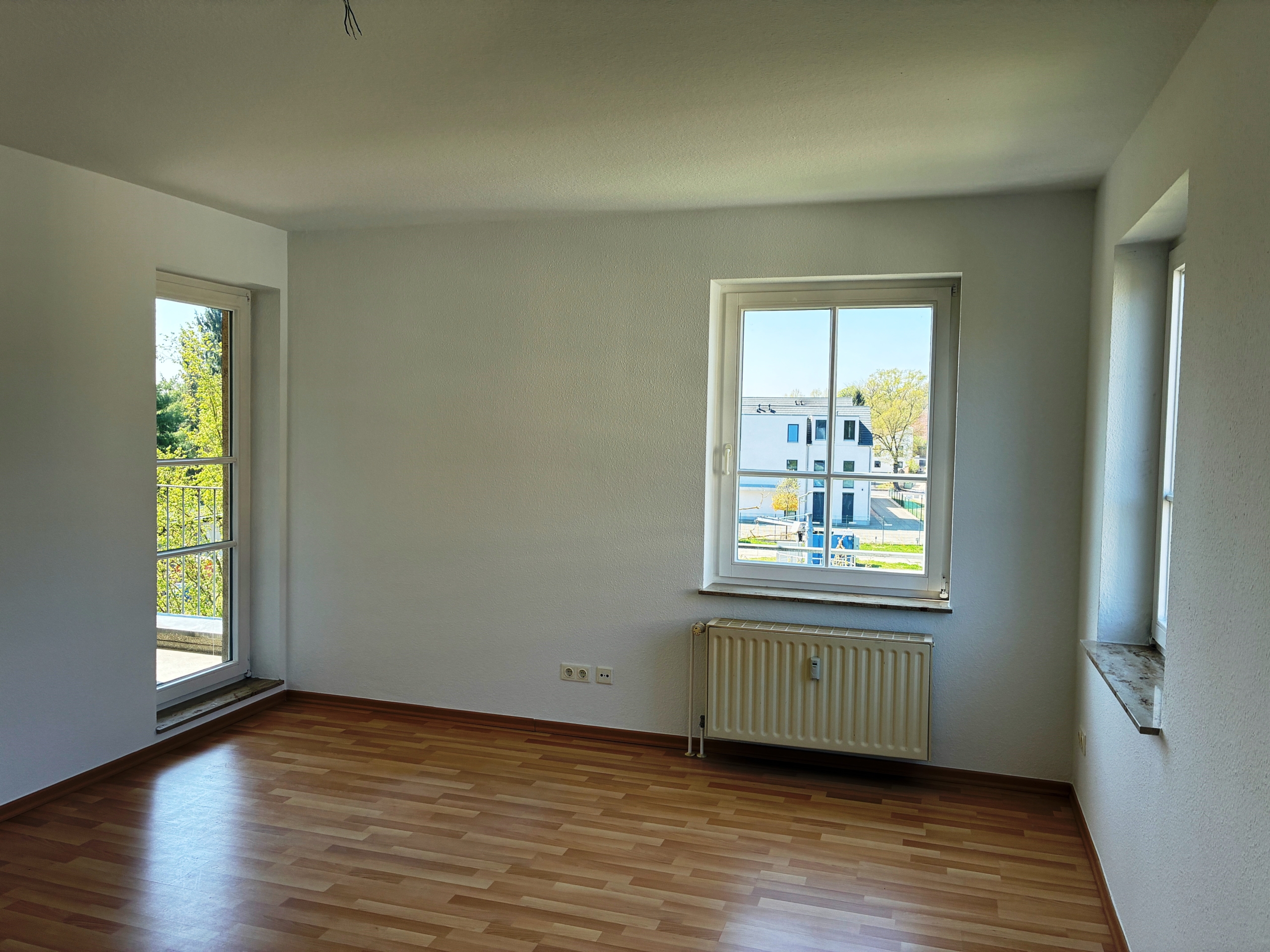 BEZUGSFREI: Attraktive 3-Zimmer-Wohnung mit Sonnen-Loggia und Blick ins Grüne