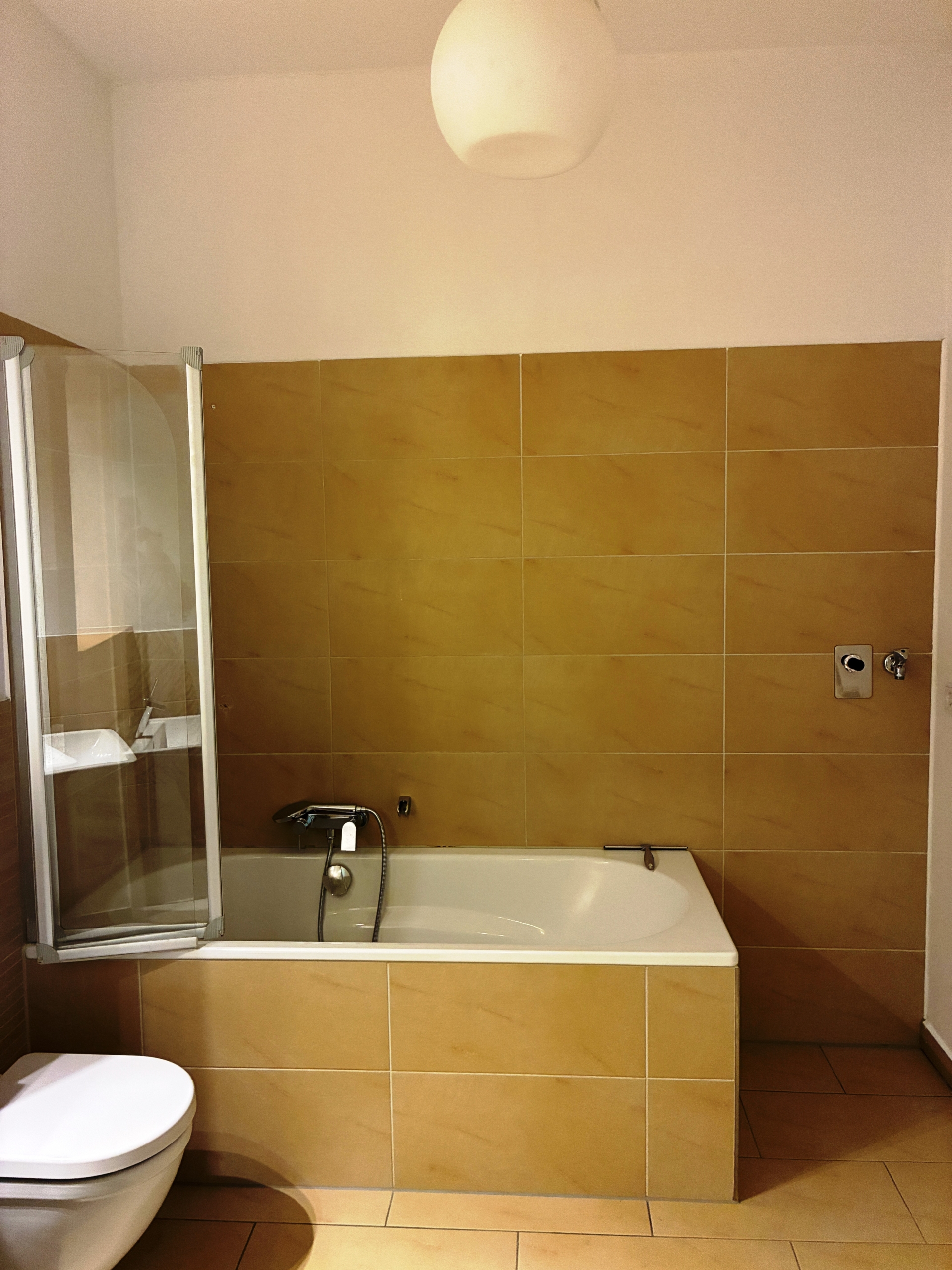 BEZUGSFREI! “Grand Palais du Lion”: Exclusives Studio-Loft mit sonnigem Wintergarten
