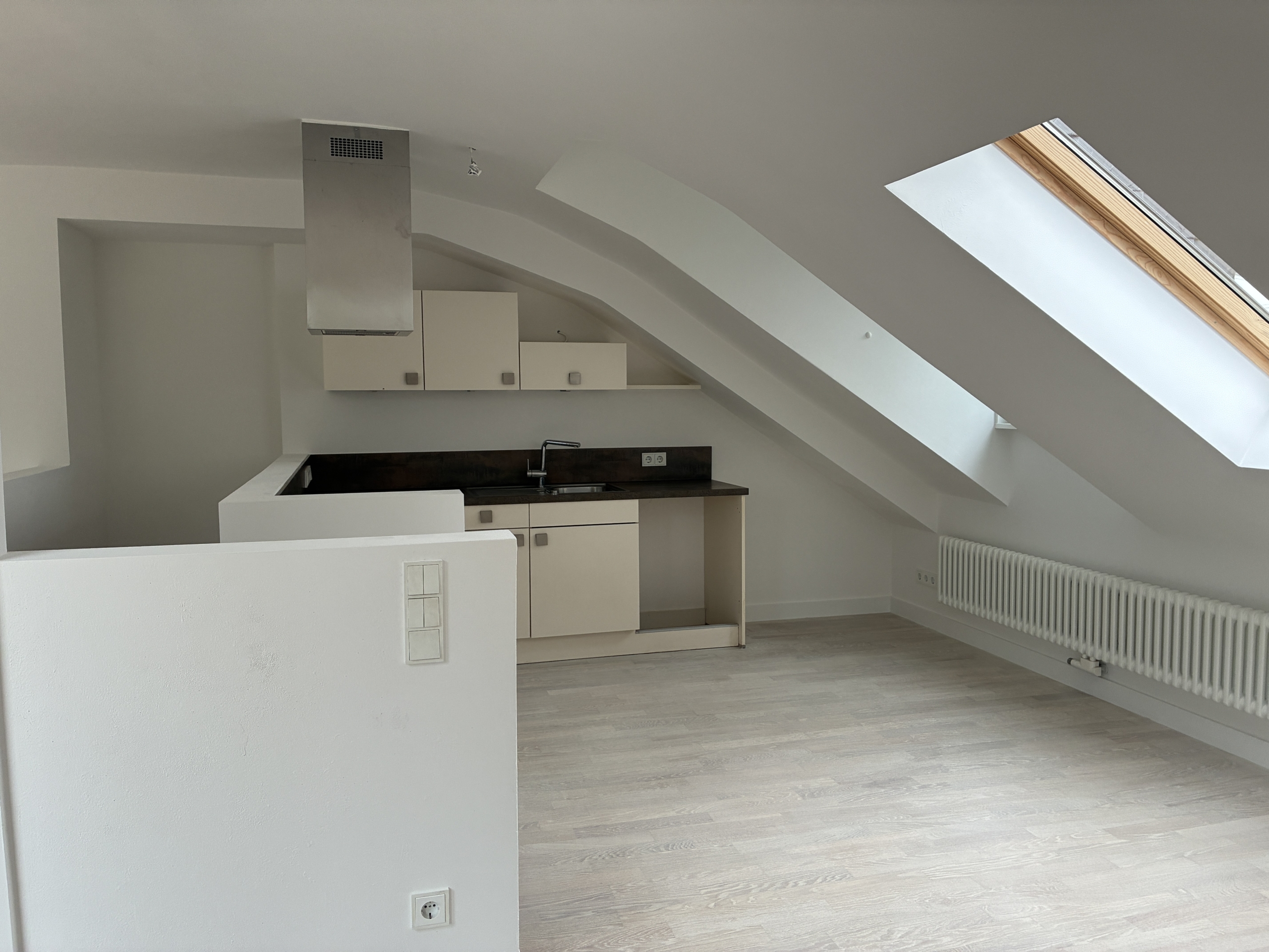 BEZUGSFREI! “The Metropolitan Gardens” – Wohnen im Park: Stilvolle Maisonette mit Dachterrasse