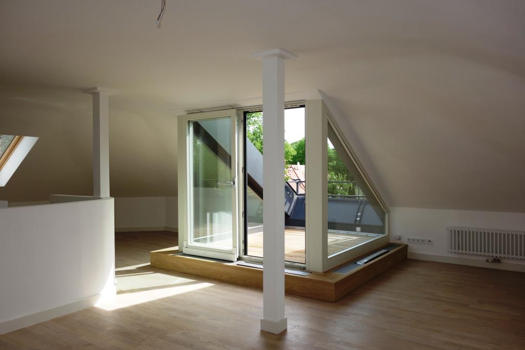 BEZUGSFREI! “The Metropolitan Gardens” – Wohnen im Park: Stilvolle Maisonette mit Dachterrasse