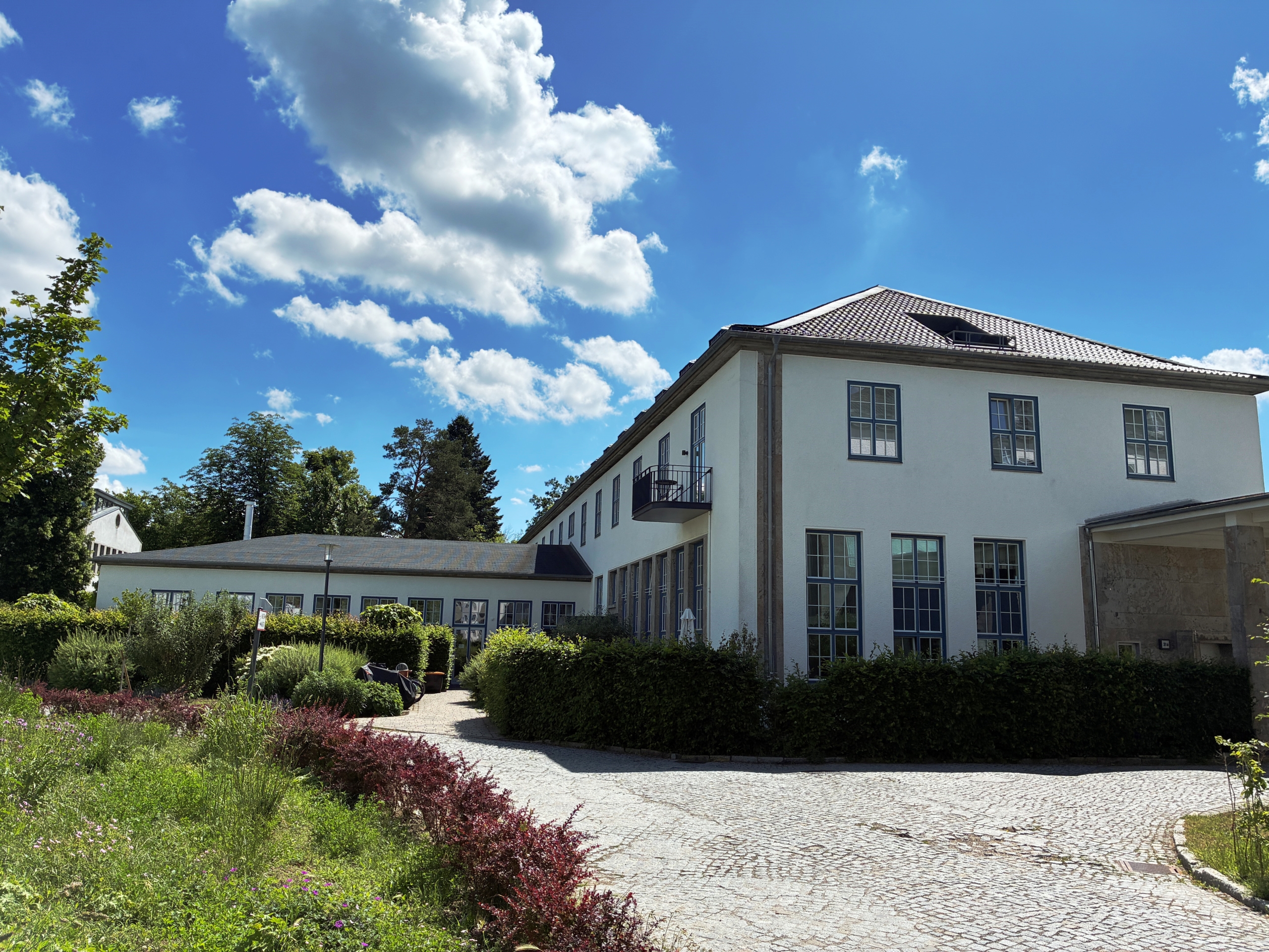 BEZUGSFREI! “The Metropolitan Gardens” – Wohnen im Park: Stilvolle Maisonette mit Dachterrasse