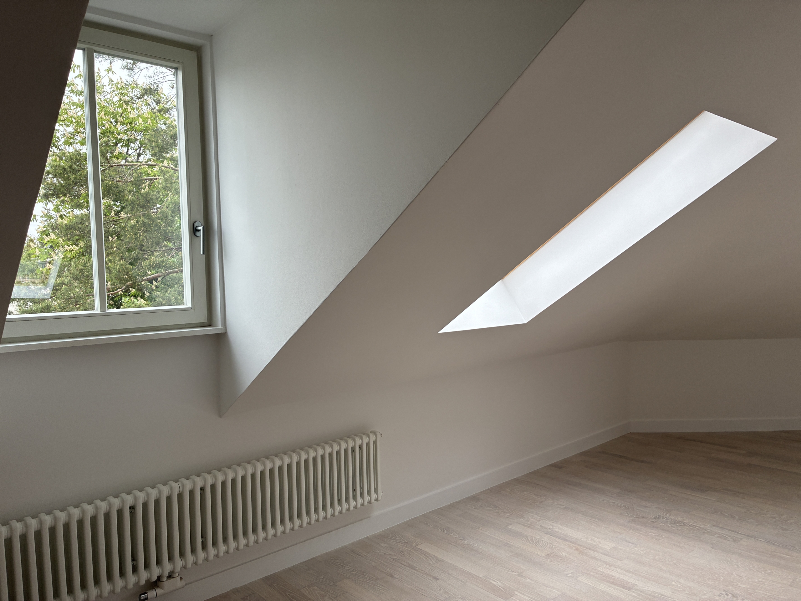 BEZUGSFREI! “The Metropolitan Gardens” – Wohnen im Park: Stilvolle Maisonette mit Dachterrasse