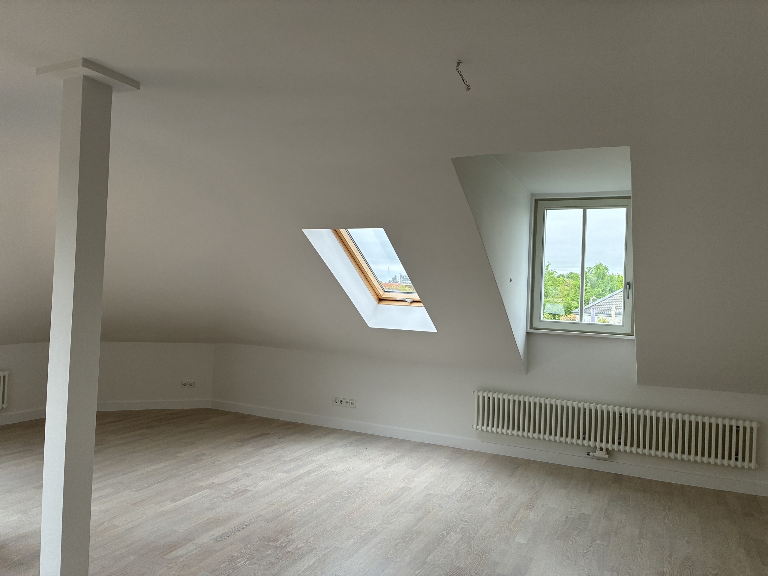 BEZUGSFREI! “The Metropolitan Gardens” – Wohnen im Park: Stilvolle Maisonette mit Dachterrasse