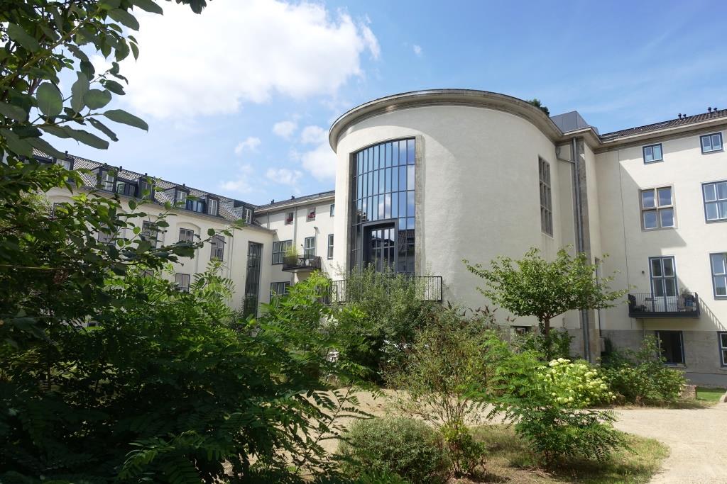 BEZUGSFREI! “The Metropolitan Gardens”: Komfortable City-Wohnung mit Ost-Balkon
