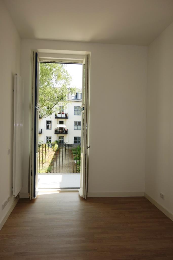 BEZUGSFREI! “The Metropolitan Gardens”: Komfortable City-Wohnung mit Ost-Balkon