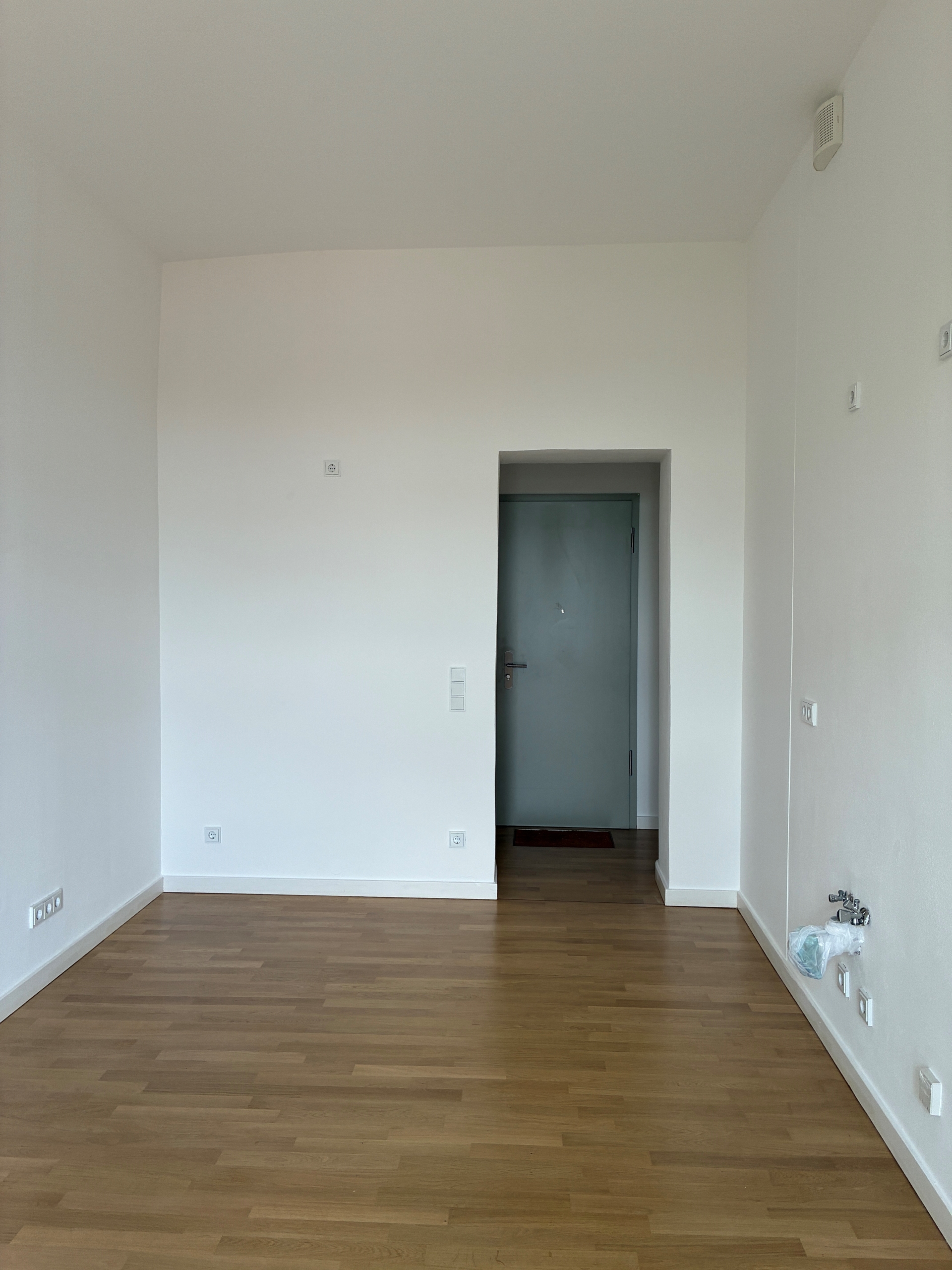 BEZUGSFREI! “Palais Klingelhöffer”: Elegante 2-Zimmer-Wohnung mit Balkon