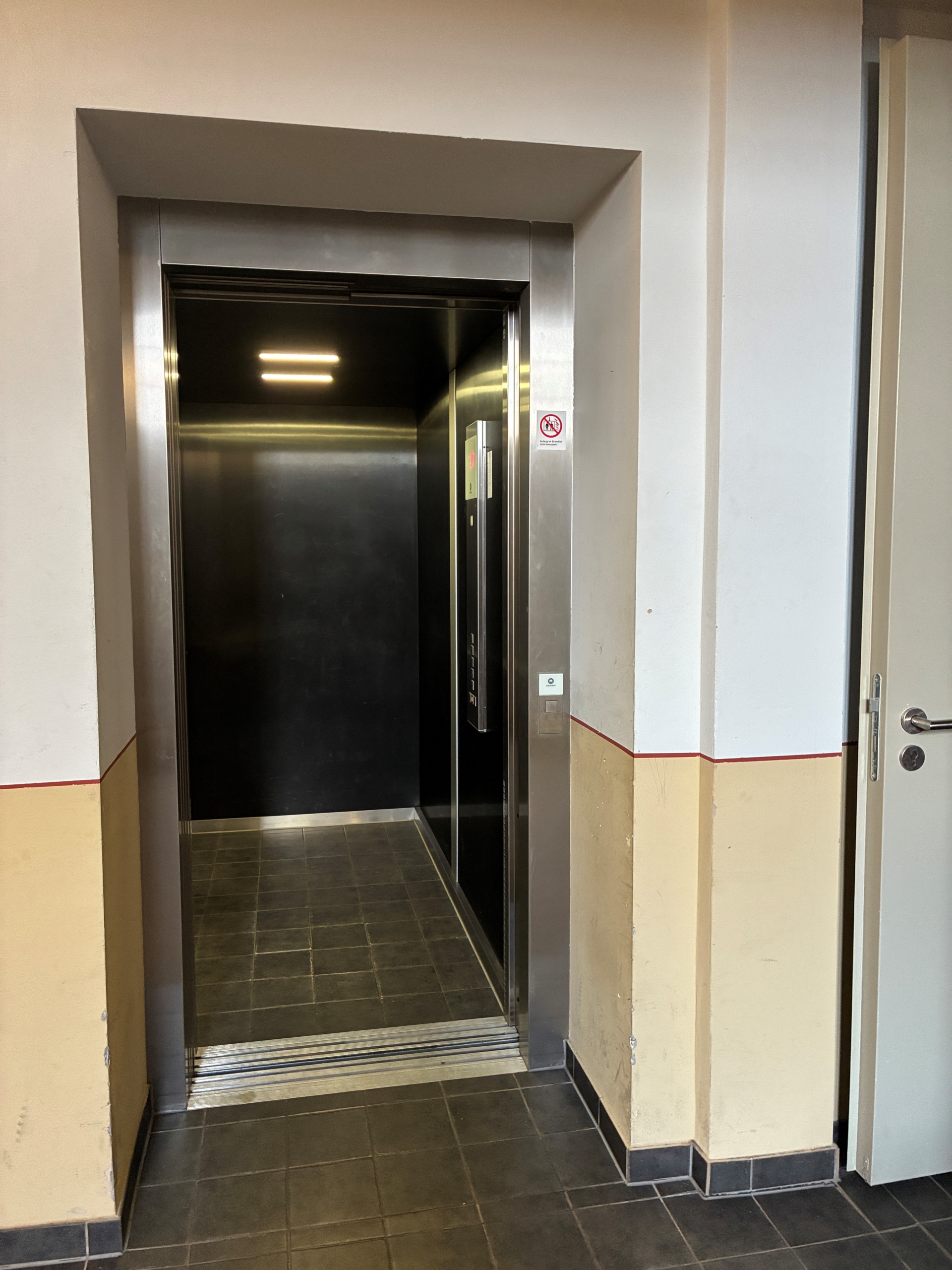 BEZUGSFREI! “Palais Klingelhöffer”: Elegante 2-Zimmer-Wohnung mit Balkon