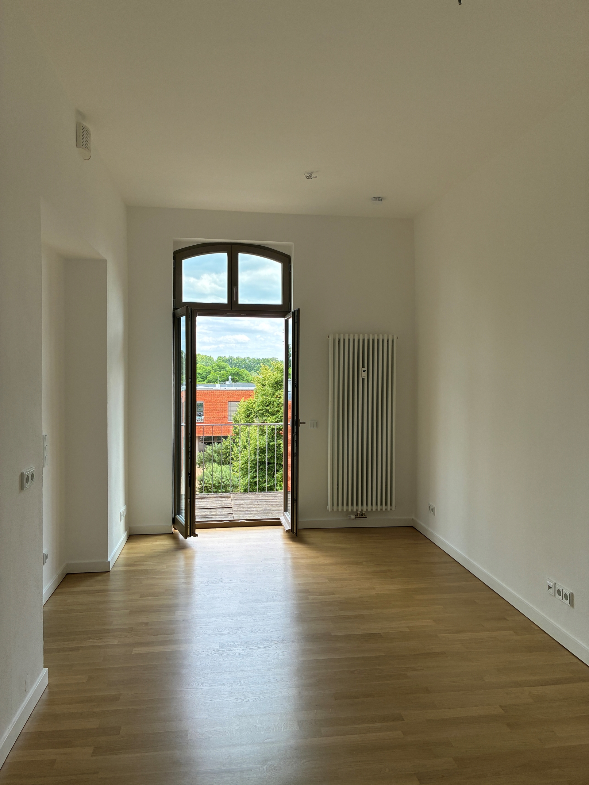 BEZUGSFREI! “Palais Klingelhöffer”: Elegante 2-Zimmer-Wohnung mit Balkon